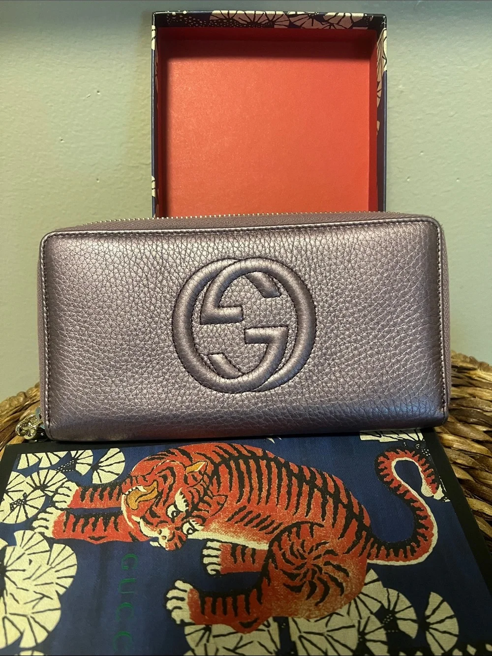 Gucci Metallic Lavender Zip-Around Leather Wallet